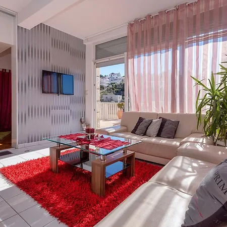 Sunshine * Hvar Town